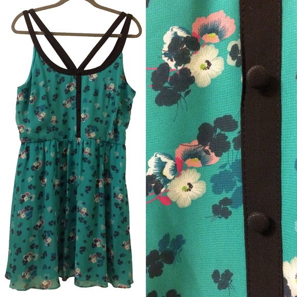 LC Lauren Conrad Dresses & Skirts - Lauren Conrad halter dress